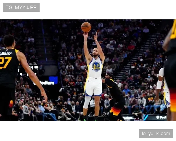 曼联强势逆转状态回升，切尔西连败陷入困境