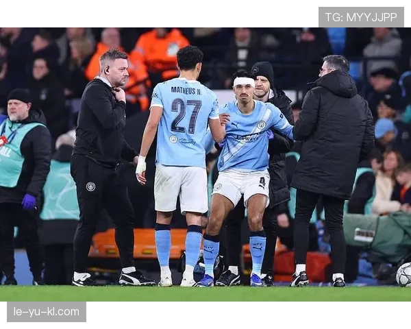 英超新赛季：莫克效应引领球队革新，球迷翘首以盼亮眼表现